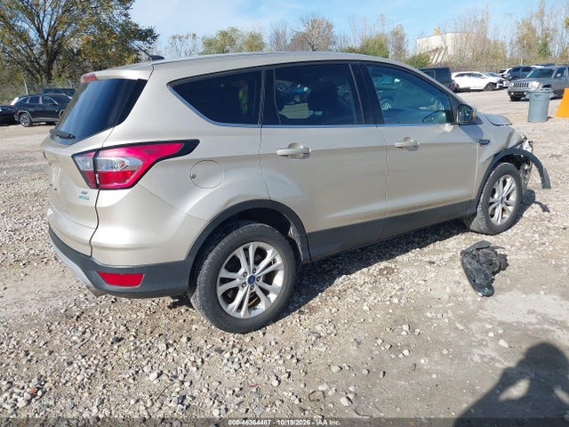 Продажа на аукционе авто 2017 Ford Escape Se, vin: 1FMCU0GD2HUE53272, номер лота: 46364487