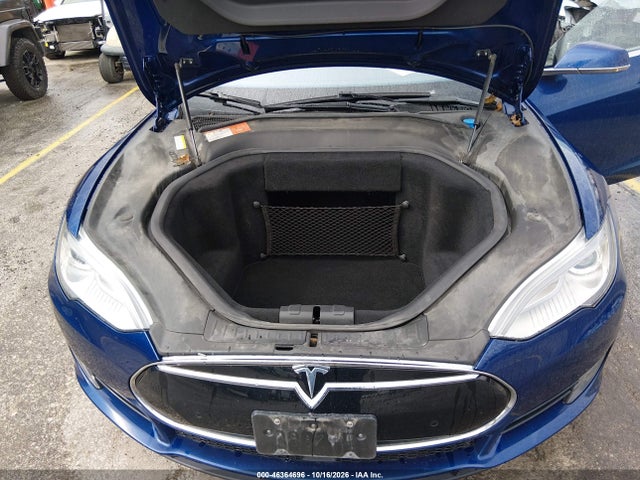 Продажа на аукционе авто 2015 Tesla Model S 60/70/85, vin: 5YJSA1E17FF114438, номер лота: 46364696