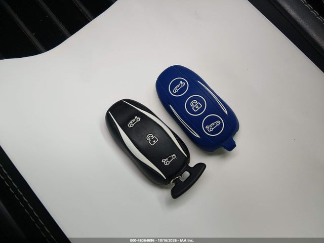 Продажа на аукционе авто 2015 Tesla Model S 60/70/85, vin: 5YJSA1E17FF114438, номер лота: 46364696