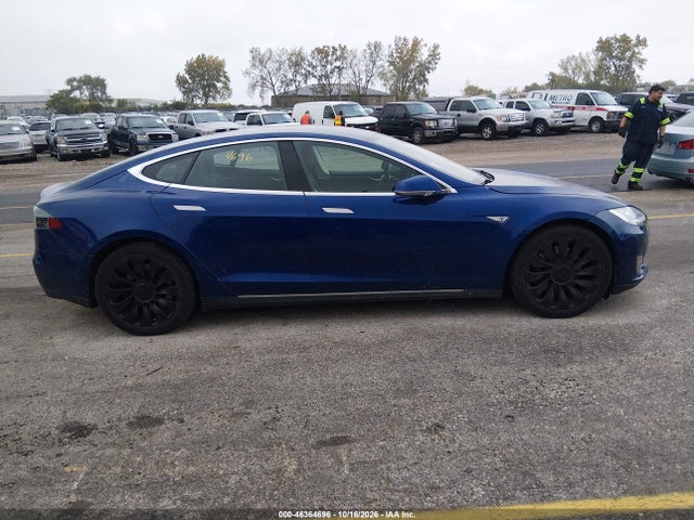 Продажа на аукционе авто 2015 Tesla Model S 60/70/85, vin: 5YJSA1E17FF114438, номер лота: 46364696