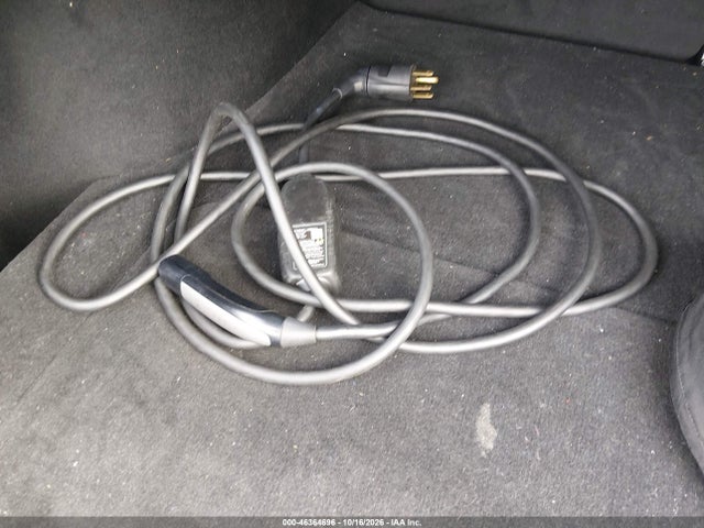 Продажа на аукционе авто 2015 Tesla Model S 60/70/85, vin: 5YJSA1E17FF114438, номер лота: 46364696