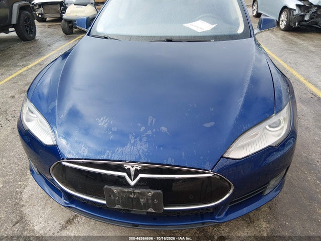 Продажа на аукционе авто 2015 Tesla Model S 60/70/85, vin: 5YJSA1E17FF114438, номер лота: 46364696