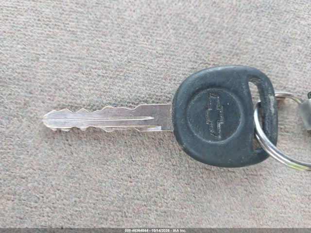 46364844 :رقم المزاد ، 1GCCS195728245653 vin ، 2002 Chevrolet S-10 Ls مزاد بيع