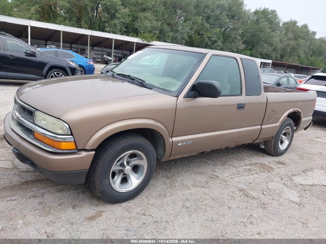 46364844 :رقم المزاد ، 1GCCS195728245653 vin ، 2002 Chevrolet S-10 Ls مزاد بيع