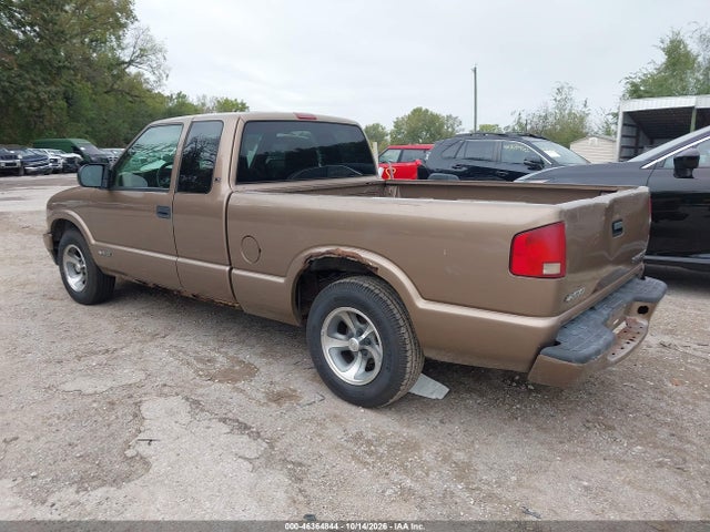 46364844 :رقم المزاد ، 1GCCS195728245653 vin ، 2002 Chevrolet S-10 Ls مزاد بيع