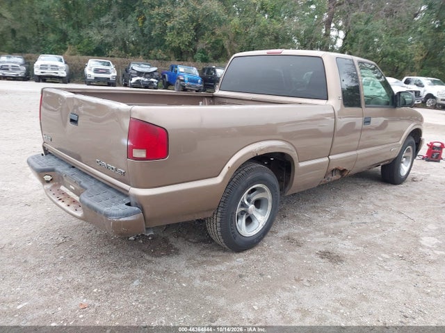 46364844 :رقم المزاد ، 1GCCS195728245653 vin ، 2002 Chevrolet S-10 Ls مزاد بيع