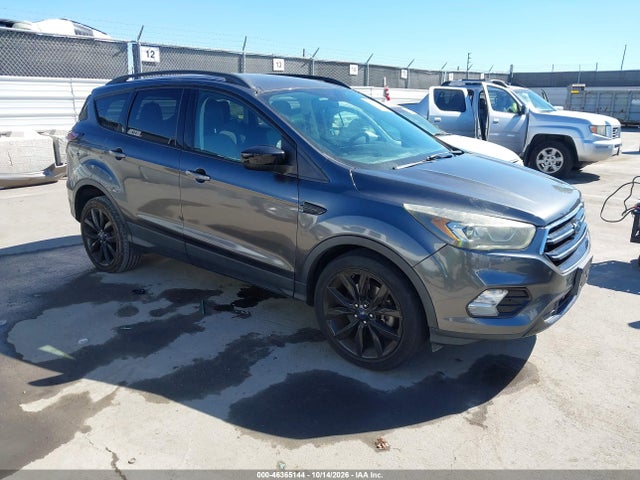 2017 Ford Escape Se მანქანა იყიდება აუქციონზე, vin: 1FMCU9GD7HUD05994, აუქციონის ნომერი: 46365144