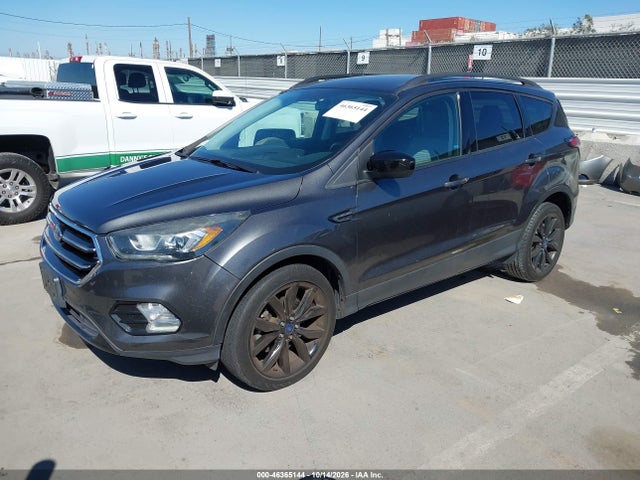 2017 Ford Escape Se მანქანა იყიდება აუქციონზე, vin: 1FMCU9GD7HUD05994, აუქციონის ნომერი: 46365144