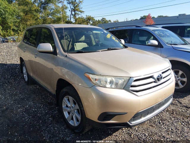 46365270 :رقم المزاد ، 5TDBK3EH3BS062981 vin ، 2011 Toyota Highlander Base V6 مزاد بيع
