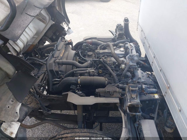 46365326 :رقم المزاد ، JALB4W171B7400881 vin ، 2011 Isuzu Npr Dsl Reg At Eco-max مزاد بيع