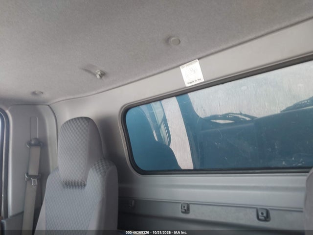 46365326 :رقم المزاد ، JALB4W171B7400881 vin ، 2011 Isuzu Npr Dsl Reg At Eco-max مزاد بيع