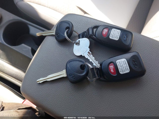5NPD74LF1LH612347 Hyundai ELANTRA SE