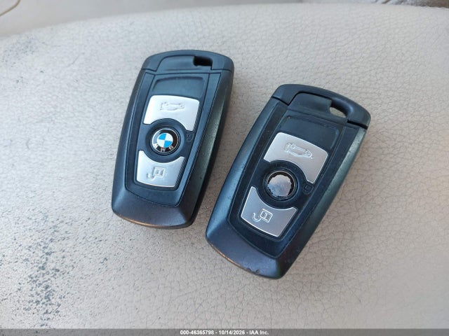 2013 Bmw 328i Xdrive მანქანა იყიდება აუქციონზე, vin: WBA3B3G57DNR80729, აუქციონის ნომერი: 46365798