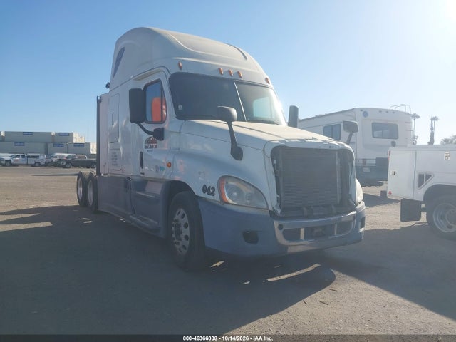 46366038 :رقم المزاد ، 3AKJGLDR0GSHF1582 vin ، 2016 Freightliner Cascadia 125 مزاد بيع