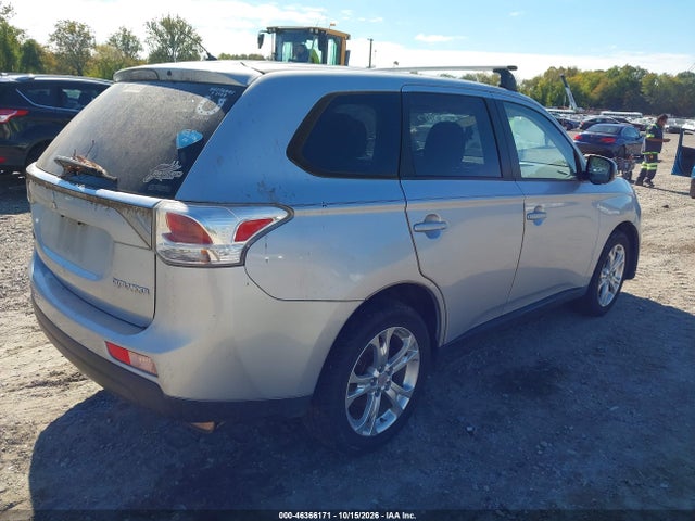 46366171 :رقم المزاد ، JA4AZ3A39EZ005750 vin ، 2014 Mitsubishi Outlander Se مزاد بيع