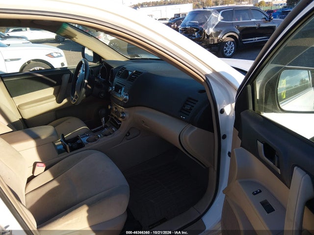 Auction sale of the 2012 Toyota Highlander Base V6, vin: 5TDBK3EH9CS140195, lot number: 46366360