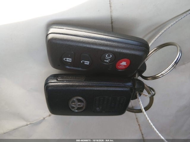 Продаж на аукціоні авто 2014 Toyota Prius Three, vin: JTDKN3DU5E1793564, номер лоту: 46366875
