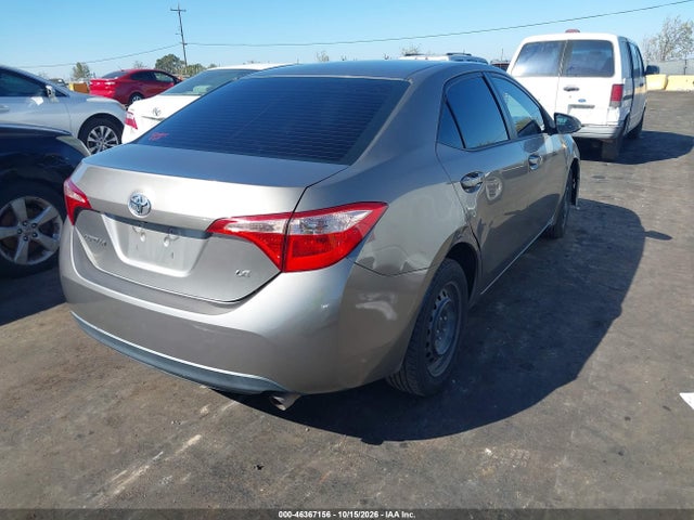 Toyota COROLLA LE 2018 5YFBURHE2JP823098 Image 4