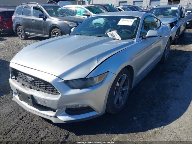 Ford Mustang V6 2015 1FA6P8AM7F5319063 Image 2