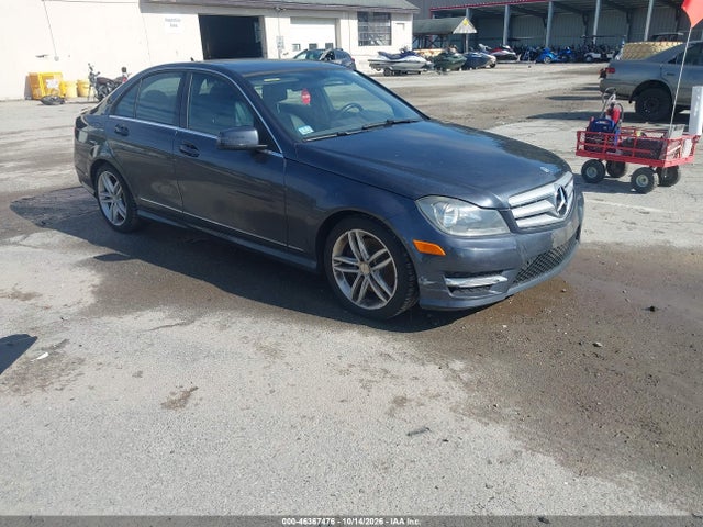 2013 Mercedes-benz C 300 Sport 4matic მანქანა იყიდება აუქციონზე, vin: WDDGF8AB9DG139509, აუქციონის ნომერი: 46367476