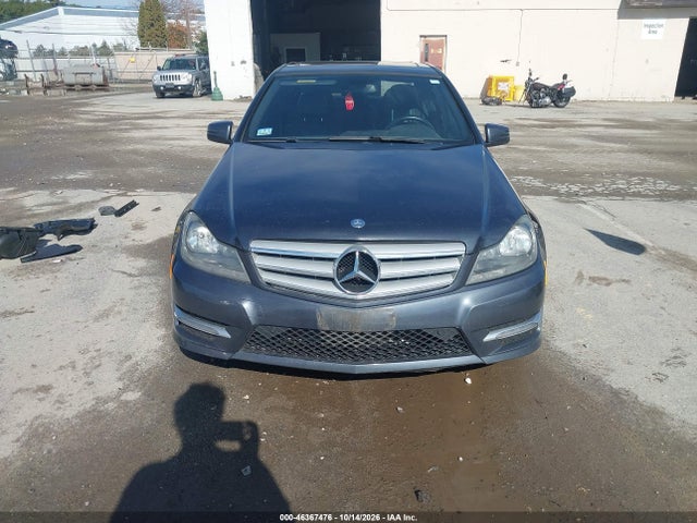 2013 Mercedes-benz C 300 Sport 4matic მანქანა იყიდება აუქციონზე, vin: WDDGF8AB9DG139509, აუქციონის ნომერი: 46367476