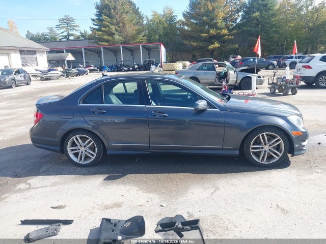 2013 Mercedes-benz C 300 Sport 4matic მანქანა იყიდება აუქციონზე, vin: WDDGF8AB9DG139509, აუქციონის ნომერი: 46367476