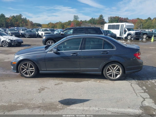 2013 Mercedes-benz C 300 Sport 4matic მანქანა იყიდება აუქციონზე, vin: WDDGF8AB9DG139509, აუქციონის ნომერი: 46367476