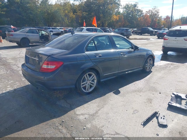 2013 Mercedes-benz C 300 Sport 4matic მანქანა იყიდება აუქციონზე, vin: WDDGF8AB9DG139509, აუქციონის ნომერი: 46367476