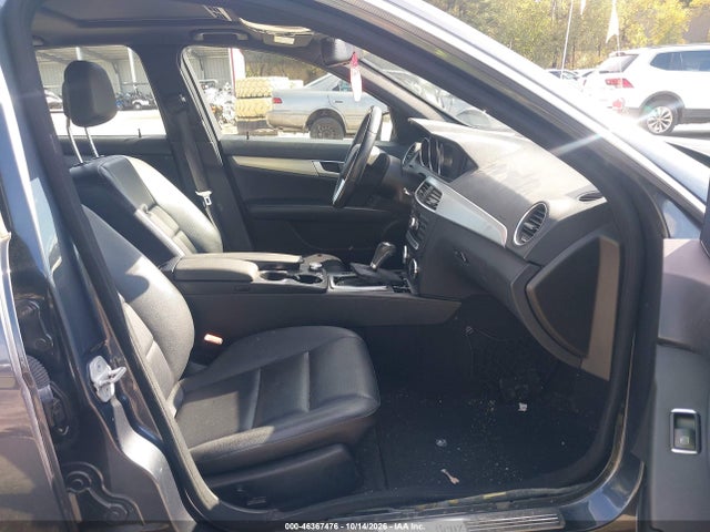 2013 Mercedes-benz C 300 Sport 4matic მანქანა იყიდება აუქციონზე, vin: WDDGF8AB9DG139509, აუქციონის ნომერი: 46367476