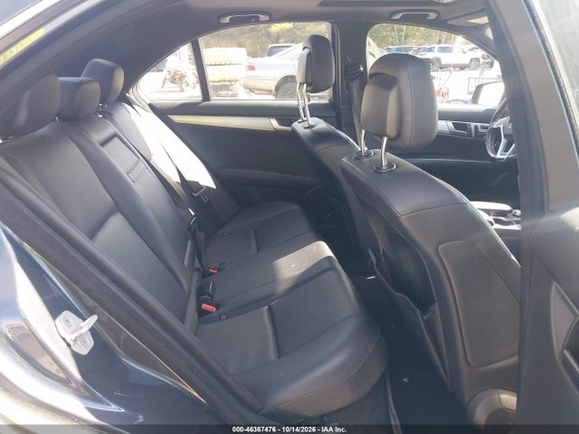 2013 Mercedes-benz C 300 Sport 4matic მანქანა იყიდება აუქციონზე, vin: WDDGF8AB9DG139509, აუქციონის ნომერი: 46367476