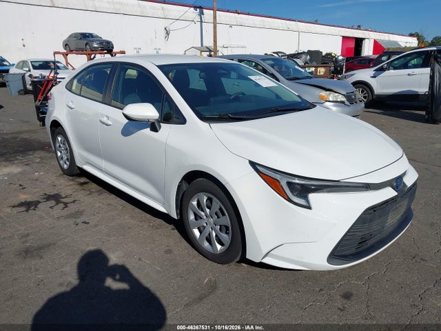 Toyota Corolla Hybrid Le 2023 JTDBCMFE6PJ002933 головне зображення