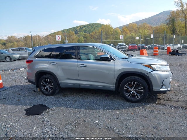46367858 :رقم المزاد ، 5TDBZRFHXJS872376 vin ، 2018 Toyota Highlander Le Plus مزاد بيع