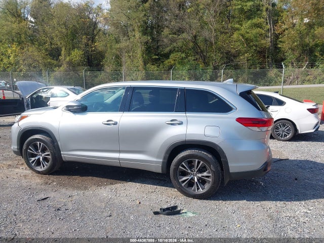 46367858 :رقم المزاد ، 5TDBZRFHXJS872376 vin ، 2018 Toyota Highlander Le Plus مزاد بيع
