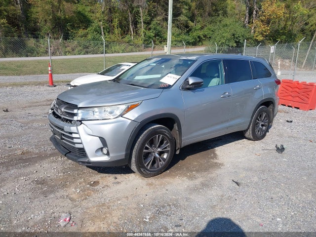46367858 :رقم المزاد ، 5TDBZRFHXJS872376 vin ، 2018 Toyota Highlander Le Plus مزاد بيع