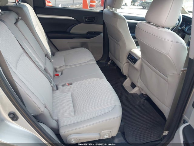 46367858 :رقم المزاد ، 5TDBZRFHXJS872376 vin ، 2018 Toyota Highlander Le Plus مزاد بيع