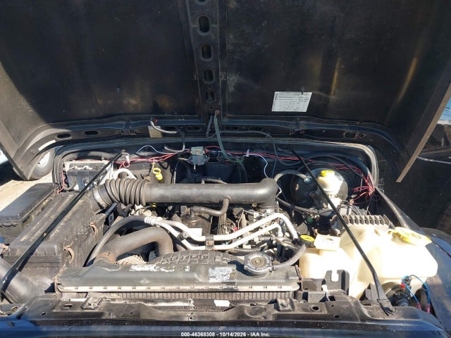 46368308 :رقم المزاد ، 1J4FA59SX4P801597 vin ، 2004 Jeep Wrangler Sahara مزاد بيع