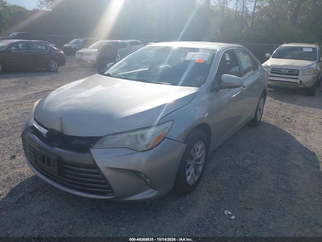 2016 Toyota Camry Le მანქანა იყიდება აუქციონზე, vin: 4T4BF1FK3GR584243, აუქციონის ნომერი: 46368835