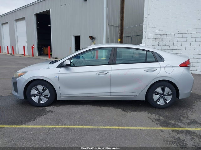 Продаж на аукціоні авто 2018 Hyundai Ioniq Hybrid Blue, vin: KMHC65LC3JU076901, номер лоту: 46369831