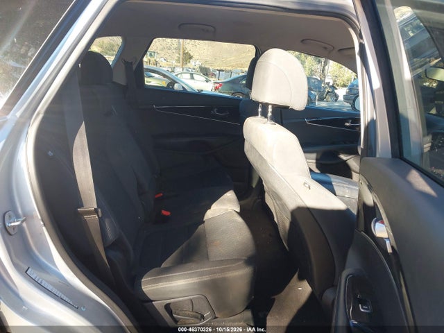 KIA Sorento 3.3l Lx 2017 5XYPG4A57HG311992 Image 8