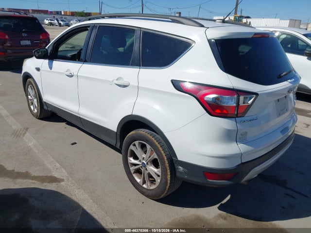 Продажа на аукционе авто 2018 Ford Escape Se, vin: 1FMCU0GD0JUA85860, номер лота: 46370366