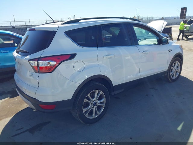 Продажа на аукционе авто 2018 Ford Escape Se, vin: 1FMCU0GD0JUA85860, номер лота: 46370366