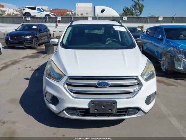 Продажа на аукционе авто 2018 Ford Escape Se, vin: 1FMCU0GD0JUA85860, номер лота: 46370366