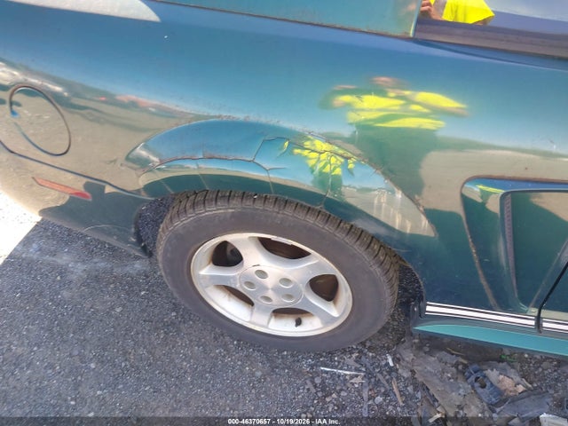 46370657 :رقم المزاد ، 1FAFP4042YF221842 vin ، 2000 Ford Mustang مزاد بيع
