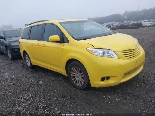46371128 :رقم المزاد ، 5TDYK3DC7FS604718 vin ، 2015 Toyota Sienna Xle 8 Passenger مزاد بيع