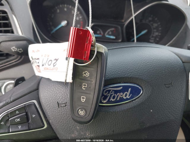 1FMCU0JD3HUE93465 Ford Escape Titanium