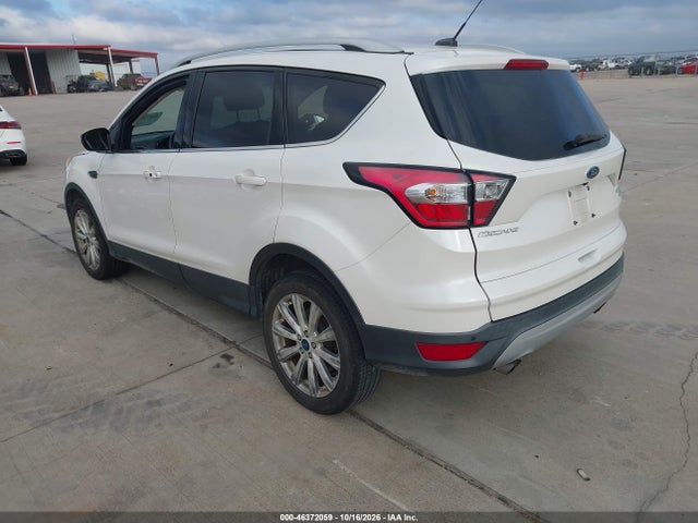 1FMCU0JD3HUE93465 Ford Escape Titanium