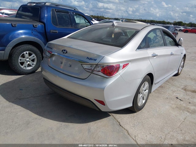 2015 Hyundai Sonata Hybrid მანქანა იყიდება აუქციონზე, vin: KMHEC4A47FA128675, აუქციონის ნომერი: 46372312