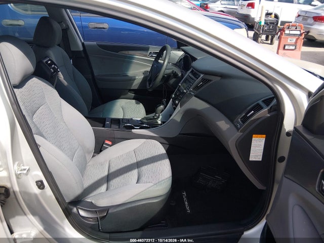 2015 Hyundai Sonata Hybrid მანქანა იყიდება აუქციონზე, vin: KMHEC4A47FA128675, აუქციონის ნომერი: 46372312
