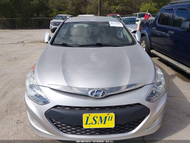 2015 Hyundai Sonata Hybrid მანქანა იყიდება აუქციონზე, vin: KMHEC4A47FA128675, აუქციონის ნომერი: 46372312