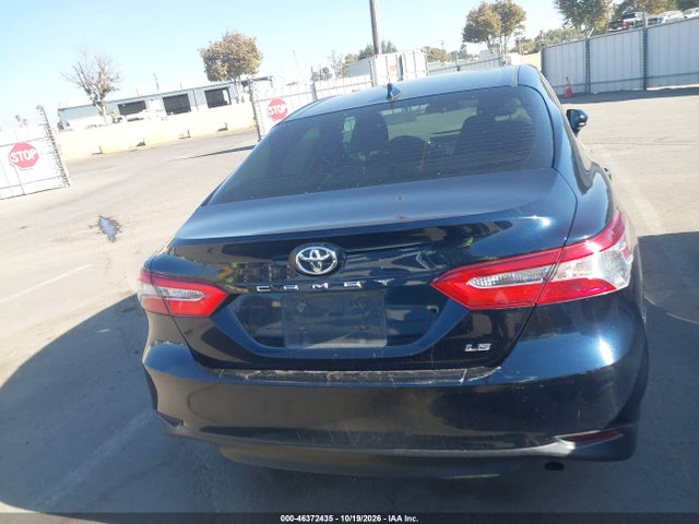 46372435 :رقم المزاد ، 4T1B11HK8KU737861 vin ، 2019 Toyota Camry Le مزاد بيع